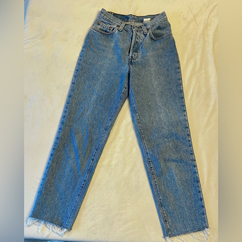 Vintage! 1991 Levis 501 Women’s Blue Denim Jeans, sz 3M (see measurements)